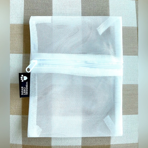 Susan Lanci Mesh Pouch Bag Zippered Treats Bows White NEW 7 X 5.5 - Picture 1 of 2